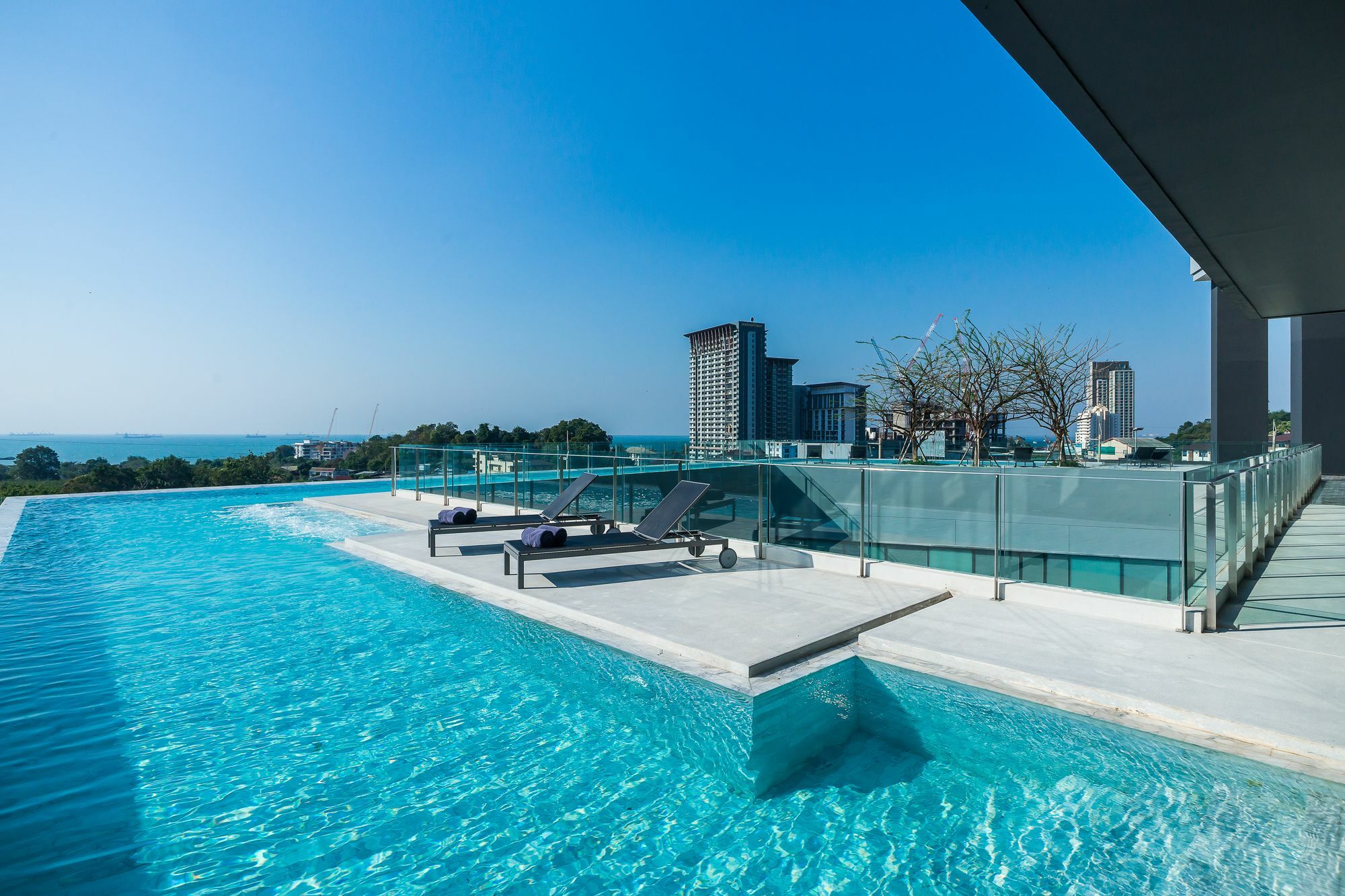 Arize Hotel Sri Racha Si Racha Exterior foto